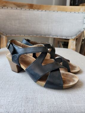 Black Leather Strappy Low Heel Sandals Joseph Seibel 7.5